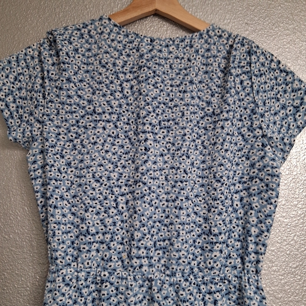H&M Divided Blue & White Floral Wrap Dress Size 10 - Picture 11 of 12